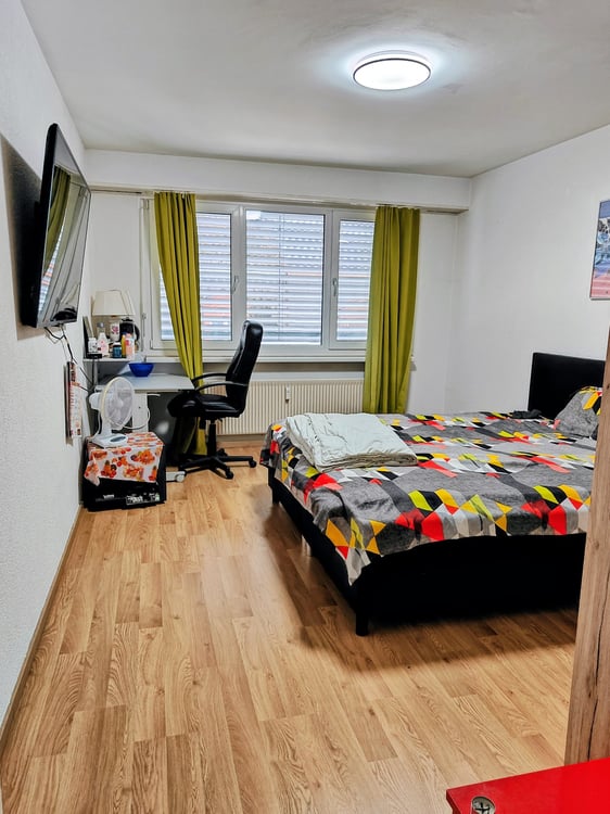 Modern and Bright 2.5-Room Apartment for Rent with Balcony in Basel 3