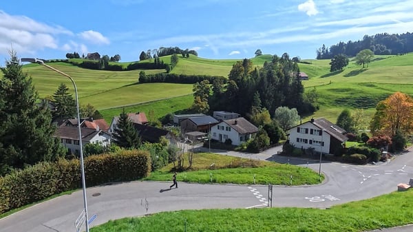 Grosszügiges, modernisiertes 2.5-Zimmer-Haus in ruhiger Lage von Herisau 2