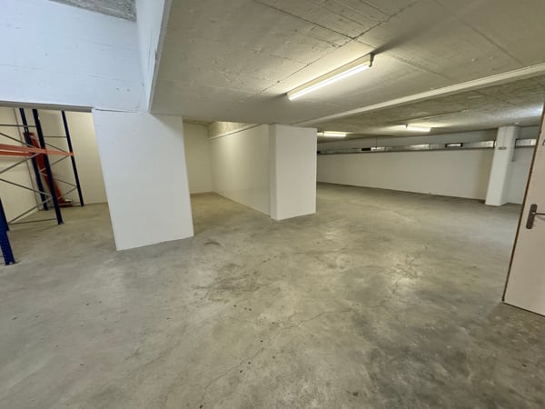 Lager an bester Lage 75 und 155m2 6