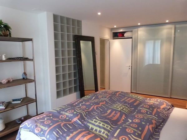 Charmante 1.5-Zimmer-Wohnung in historischem Gebäude im Herzen von Zürich 9