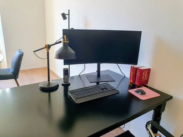 Sous-Gare Lausanne : Bureau meublé, calme et équipé à sous-louer 2