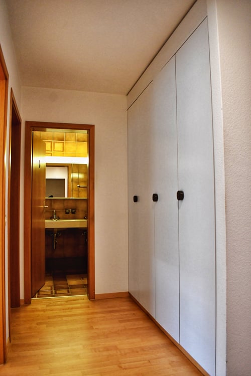 Traumhafte 1.5-Zimmer-Wohnung mit wunderbarer Seesicht in Thalwil, 2 Balkone, oberstes Geschoss 8