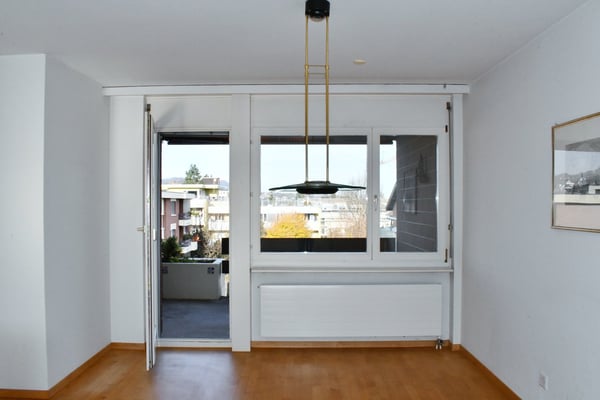 Traumhafte 1.5-Zimmer-Wohnung mit wunderbarer Seesicht in Thalwil, 2 Balkone, oberstes Geschoss 5