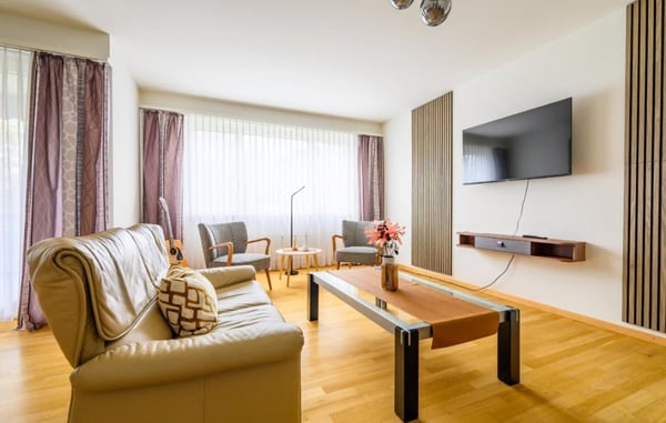 Elegant 1.5-Room Furnished Apartment in Basel's Rennweg 3