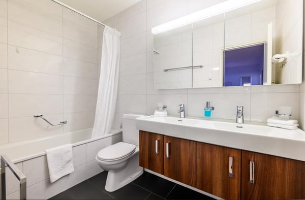 Elegant 1.5-Room Furnished Apartment in Basel's Rennweg 12