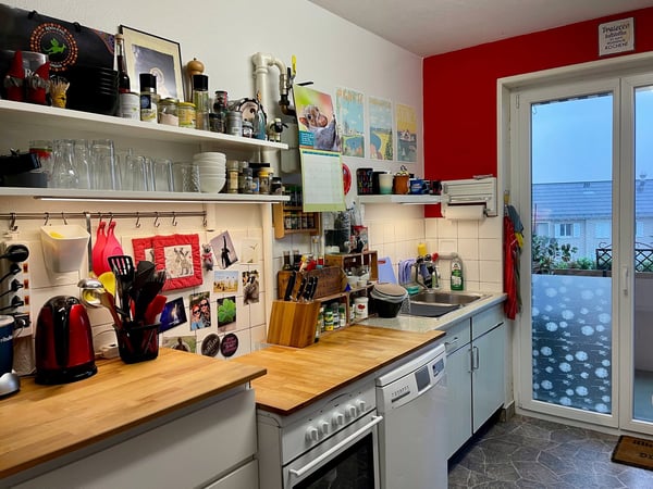 Untermiete/Zwischenmiete: 1-Zimmer-Wohnung mit grossem Balkon im 4. OG, Nähe Helvetiaplatz 4