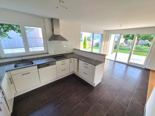 Zweifamilienhaus mit modernem Komfort an ruhiger Lage in Weinfelden 2