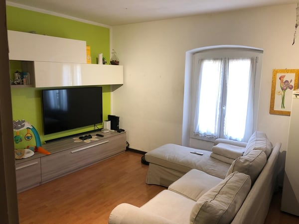 Palazzo da ristrutturare, con vista panoramica sul fiume Tresa. Potenziale di 10 appartamenti. 13