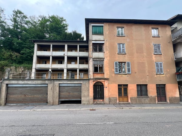 Palazzo da ristrutturare, con vista panoramica sul fiume Tresa. Potenziale di 10 appartamenti. 3