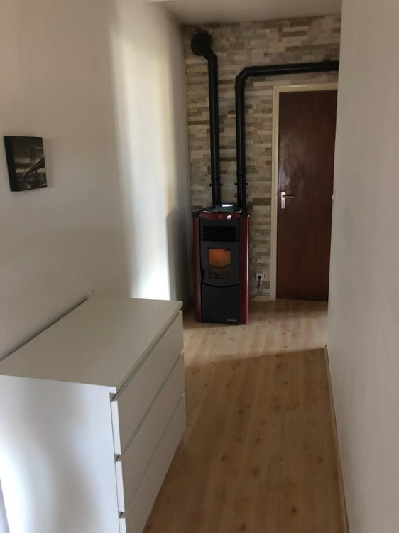 Palazzo da ristrutturare, con vista panoramica sul fiume Tresa. Potenziale di 10 appartamenti. 10