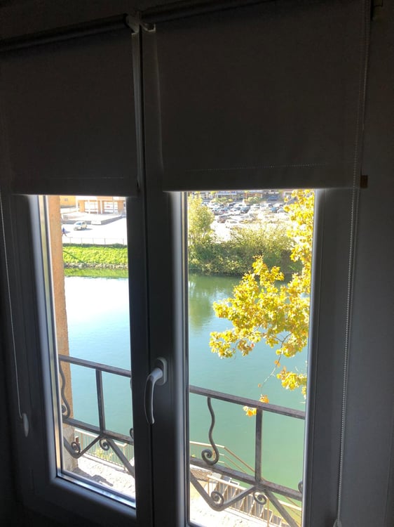 Palazzo da ristrutturare, con vista panoramica sul fiume Tresa. Potenziale di 10 appartamenti. 14