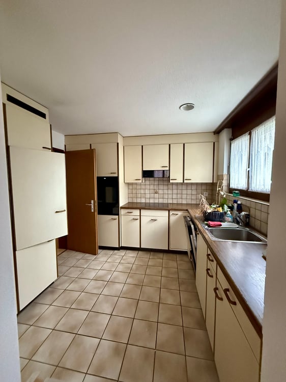 Charmante 3.5-Zimmer-Erdgeschosswohnung mit Terrasse in Erlen 5