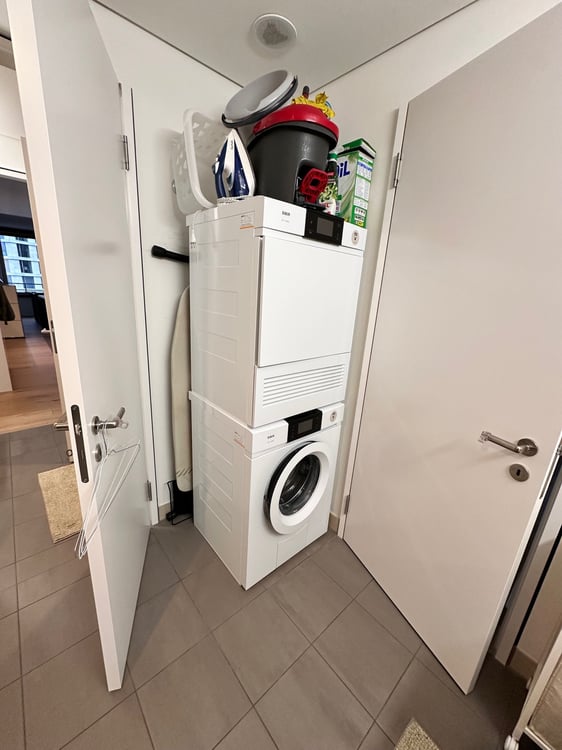 Möblierte moderne 1.5-Zimmer-Wohnung mit Loggia in Zürich Oerlikon furnished flat appartment 14