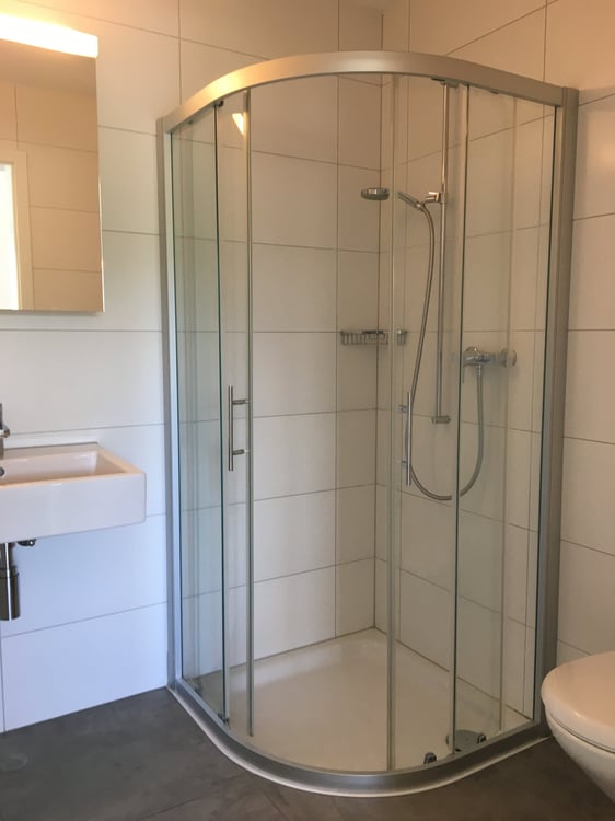 Tolle und moderne und 1.5 Dachzimmer-Wohnung mit Loggia 4