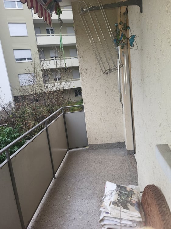Moderne 2.5-Zimmer-Wohnung mit Balkon in Zürich Oerlikon 1 Jahr befristet 4