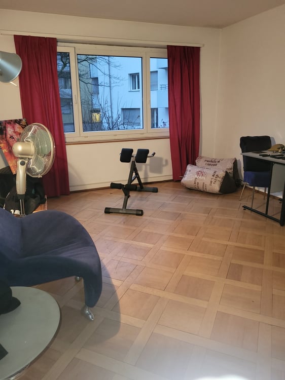 Moderne 2.5-Zimmer-Wohnung mit Balkon in Zürich Oerlikon 1 Jahr befristet 1