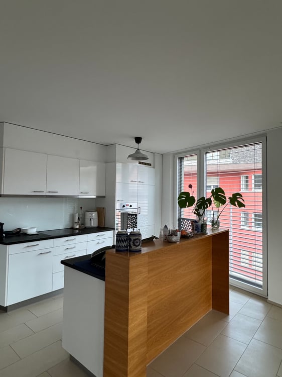 Wunderschöne 1.5-Zimmer-Wohnung mit Balkon in Aarau 3