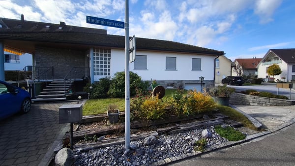 Charmantes Einfamilienhaus mit Garten und Teich in Rickenbach Sulz 10