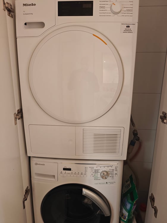 Charming 1.5-Room Apartment with Balcony in Zürich Oerlikon 5