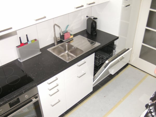 Gemütliche 1-Zimmer-Wohnung mit Balkon in Seebach 1