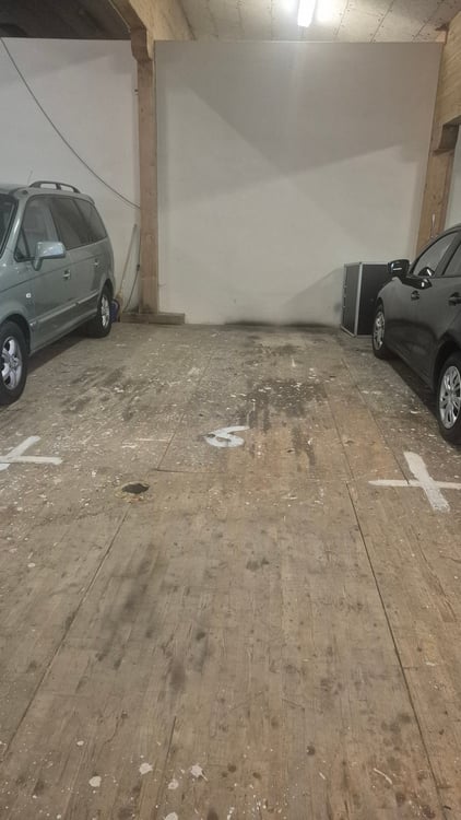 2 Parkplätze in Einstellhalle zu vermieten 2