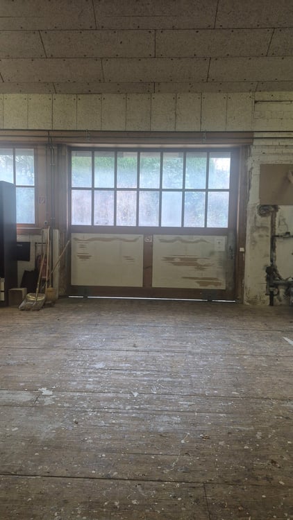 2 Parkplätze in Einstellhalle zu vermieten 4