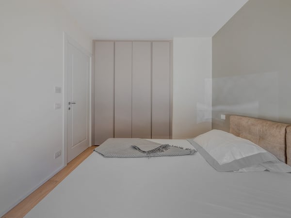 Affittasi 1.5 locali nuovo con giardino e completamente arredato 8