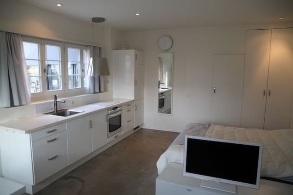 Moderne möblierte 2.5-Zimmer-Wohnung in Gattikon 2