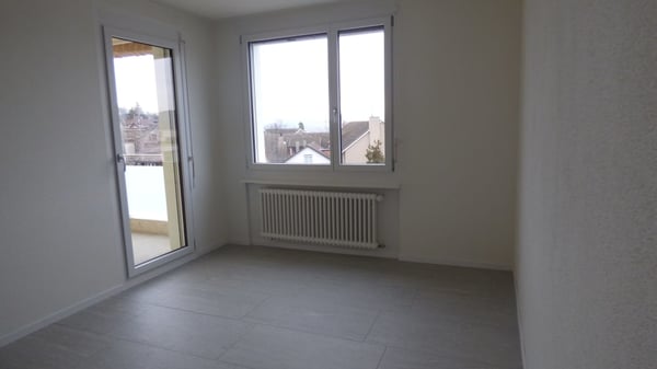 Wohnen mit Aussicht in zentraler Lage am Meierhofplatz in Zürich-Höngg 3