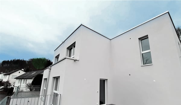 Moderne 1.5-Zimmer-Doppelhaushälfte in Regensdorf mit Garten 1