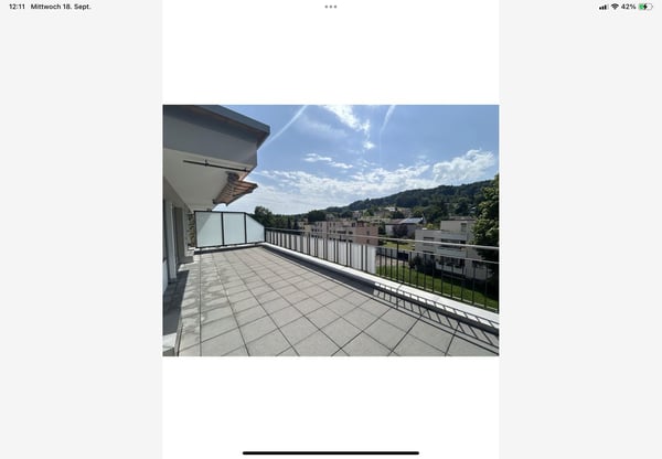 Moderne 1.5-Zimmer-Dachwohnung in ruhiger Lage von Egg 10