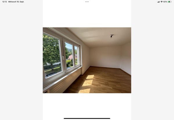 Moderne 1.5-Zimmer-Dachwohnung in ruhiger Lage von Egg 5