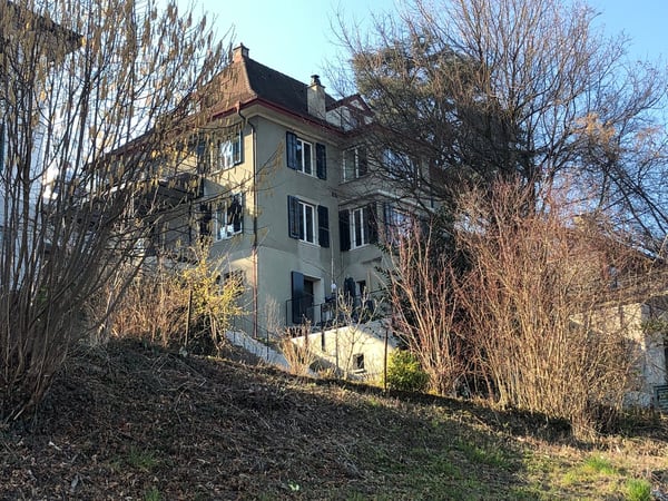 Charmante 1.5-Zimmer-Wohnung mit Seeblick in Kilchberg 2