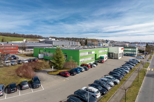 Vielseitige Industrie- und Logistikliegenschaft an Top-Lage in Wohlen 2