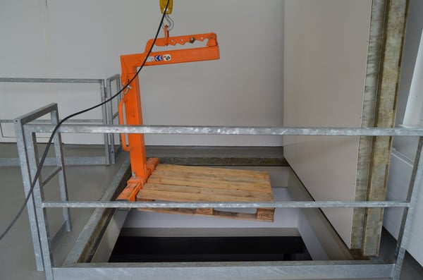 Zu Vermieten Werkstatt / Gewerbe mit direktem Autobahnanschluss 3