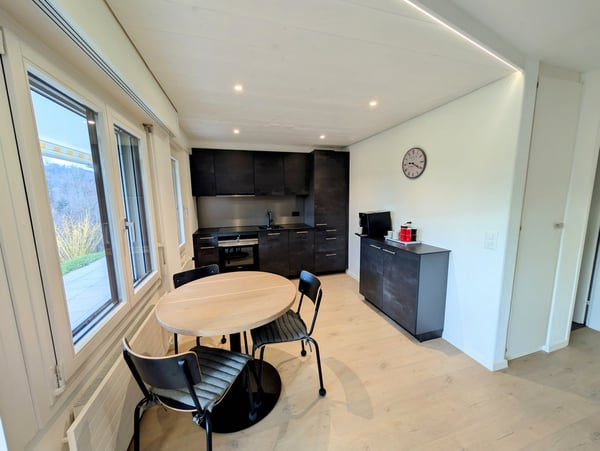 Moderne 2.5 Zimmer Wohnung mit Aussicht ins Grüne 1