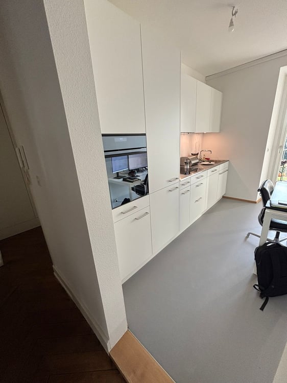 Frisch sanierte 1.5-Zimmerwohnung an zentraler Lage nahe Rhein 5