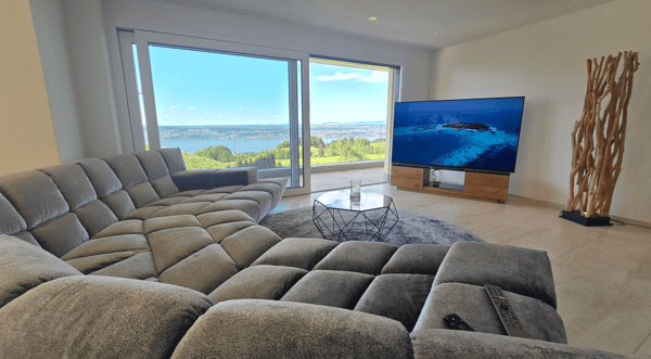 Moderne 1.5-Zimmer-Terrassenwohnung in ruhiger, exklusiver TOP Lage von Schindellegi 2