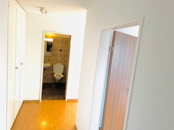 1.5-Z-Wohnung zentral gelegene Wohnung in Glattbrugg! 2