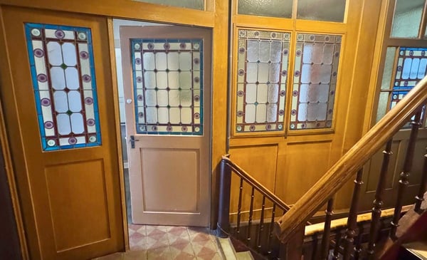 Außergewöhnliche 1-Zimmer-Altbauwohnung 2