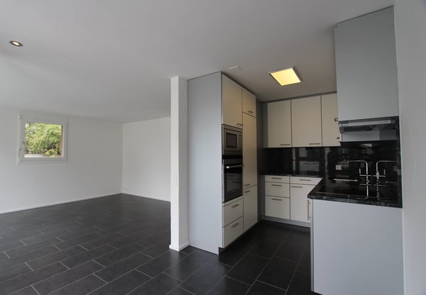 Charmante 1.5-Zimmer-Wohnung mit Balkon und schöner Aussicht in Baden 2