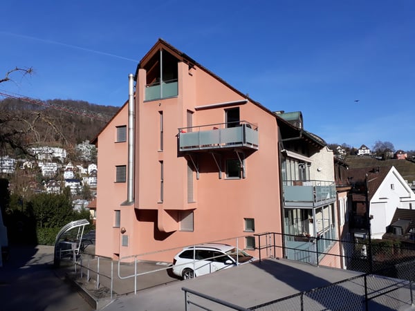 Charmante 1.5-Zimmer-Wohnung mit Balkon und schöner Aussicht in Baden 1