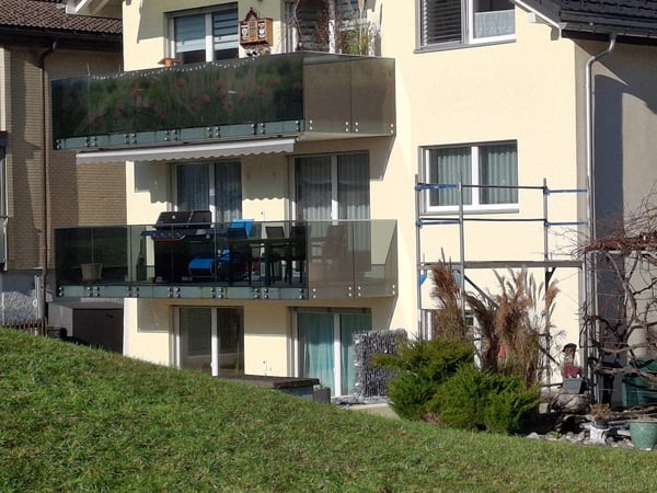 Charmante 1.5-Zimmer-Wohnung mit Bergblick in Niederurnen 1