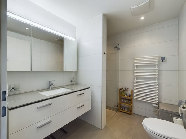 Moderne 1.5-Zimmer-Wohnung mit Balkon in Oberwil 8