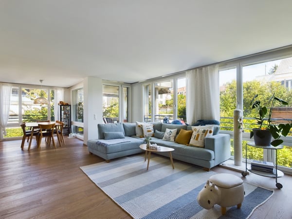 Moderne 1.5-Zimmer-Wohnung mit Balkon in Oberwil 1