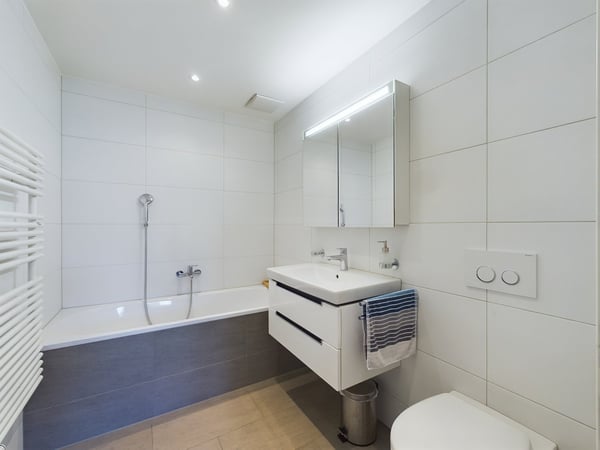 Moderne 1.5-Zimmer-Wohnung mit Balkon in Oberwil 7