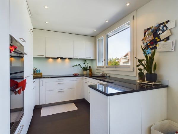 Moderne 1.5-Zimmer-Wohnung mit Balkon in Oberwil 3