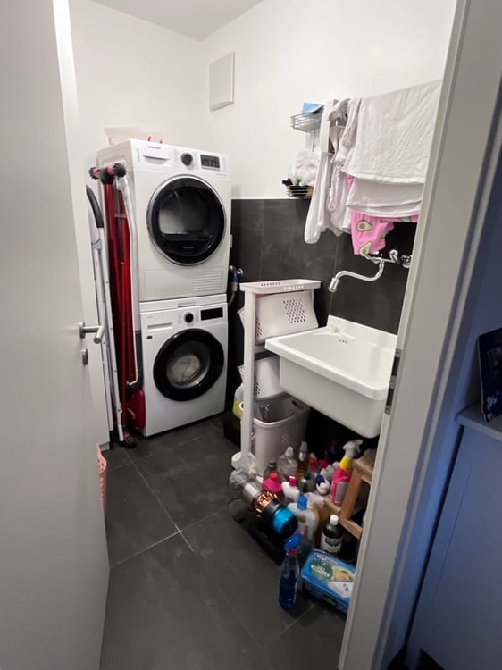 Appartement moderne de 1.5 pièces avec vue imprenable sur le lac – 4’760 CHF charges comprises 23