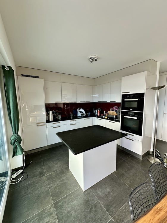 Appartement moderne de 1.5 pièces avec vue imprenable sur le lac – 4’760 CHF charges comprises 8