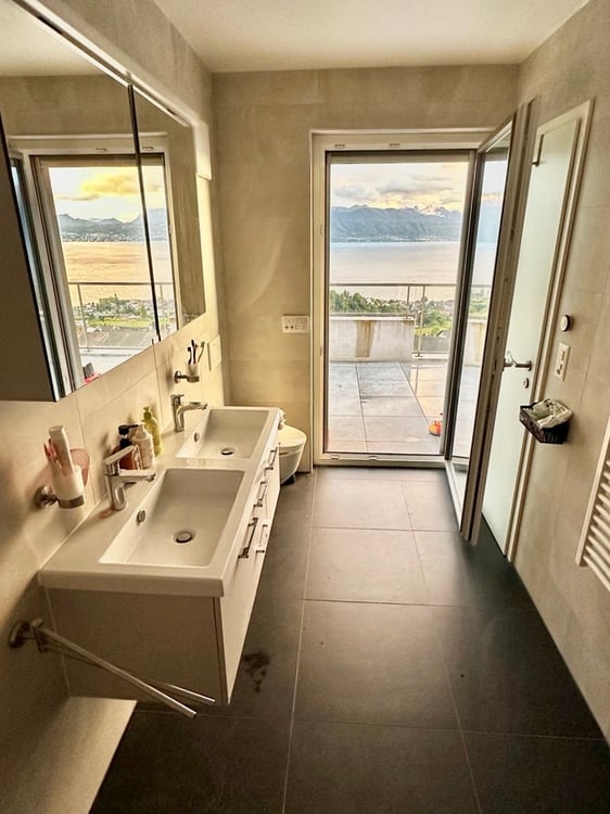 Appartement moderne de 1.5 pièces avec vue imprenable sur le lac – 4’760 CHF charges comprises 14